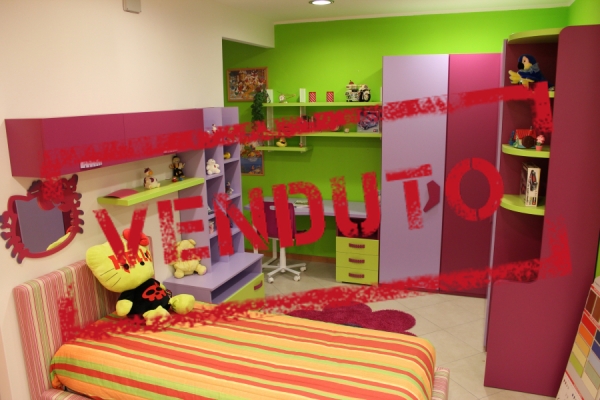 Cameretta moderna con letto da 90 Hello kitty